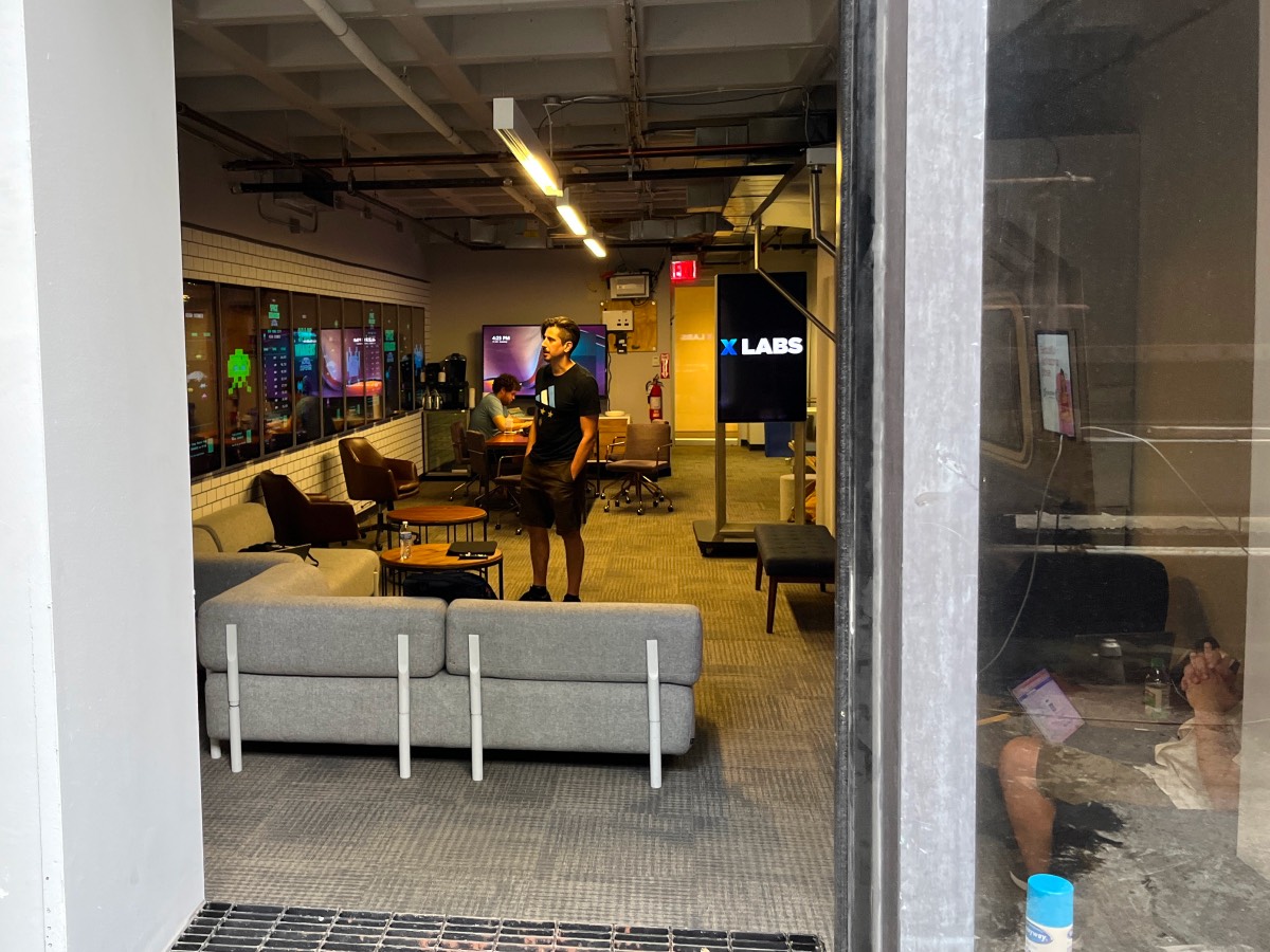 OUTFRONT Media Image 1